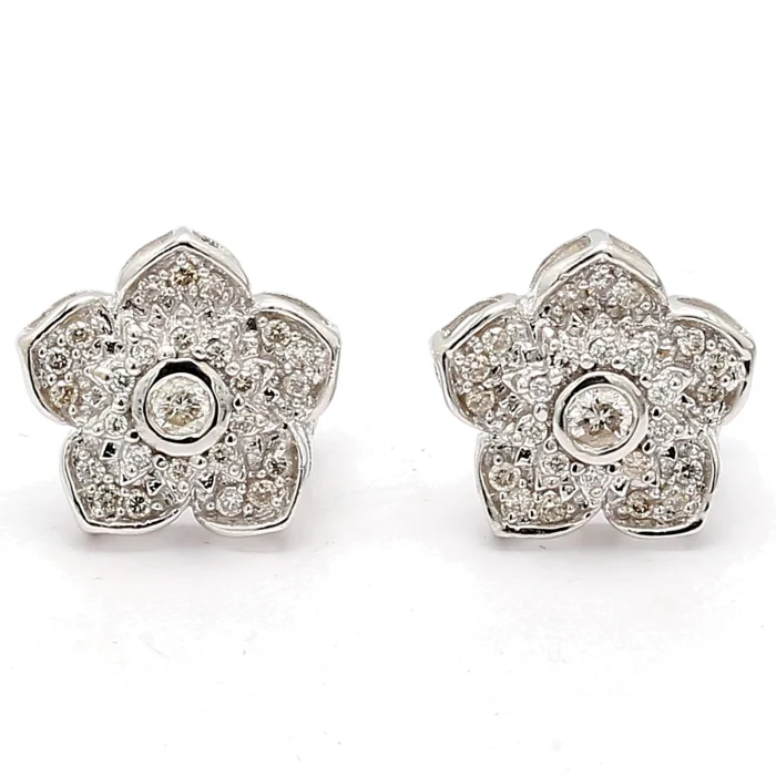 14K White Gold Diamond Flower Earrings, 0.90 ct tw