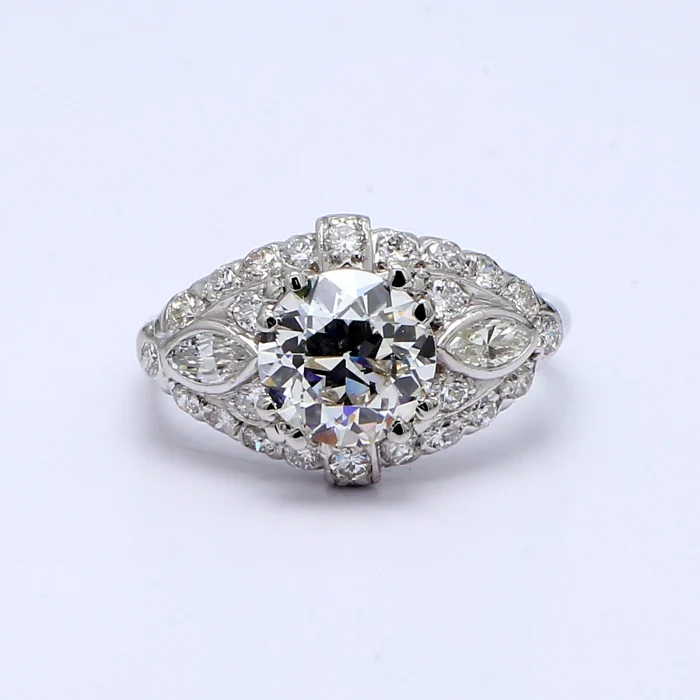 Platinum Vintage-Style Round Diamond Ring