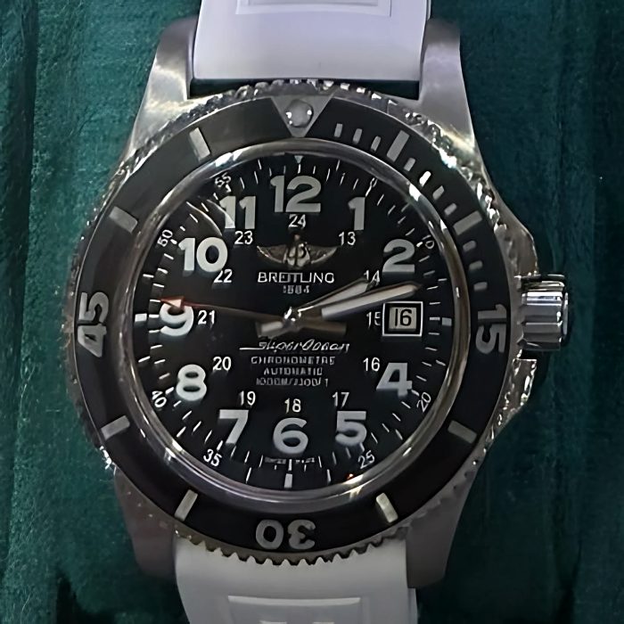 Pre-owned Breitling Superocean 44mm Black Dial on White Rubber