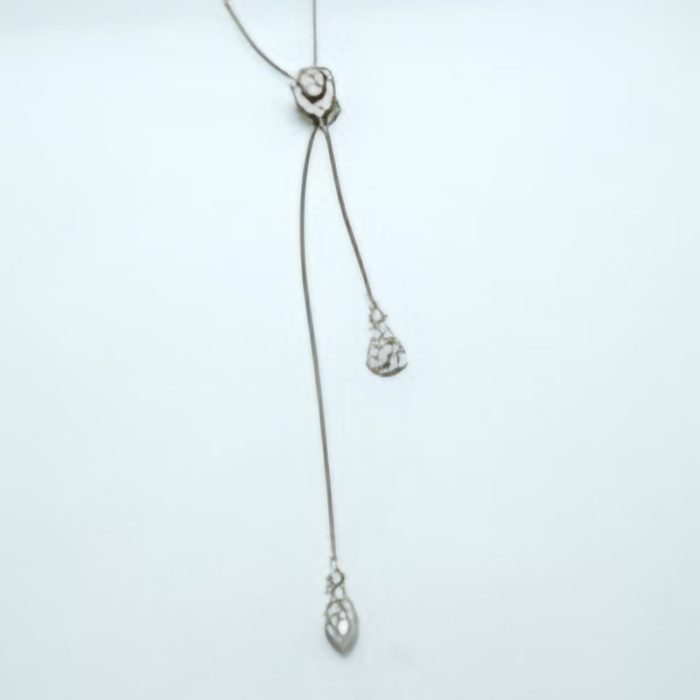 White gold 18k lariat pave