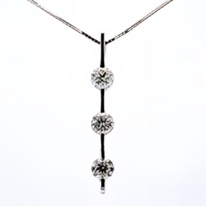White gold 14k 3 round diamonds