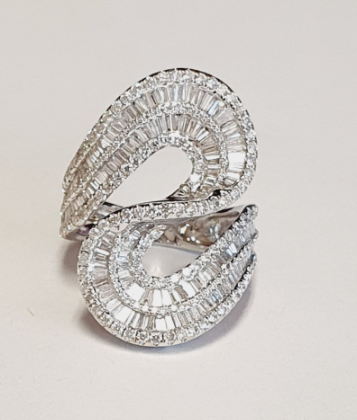 18K White Gold Baguette and Round Diamond Ring, 2.39 ct tw