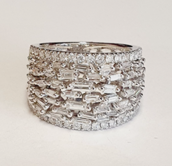 18K White Gold Baguette Diamond Band, 1.51 ct tw