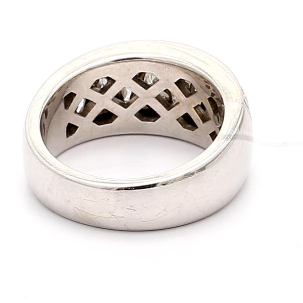 18K White Gold Oval and Round Diamond Band, 2.00 ct tw – view 3