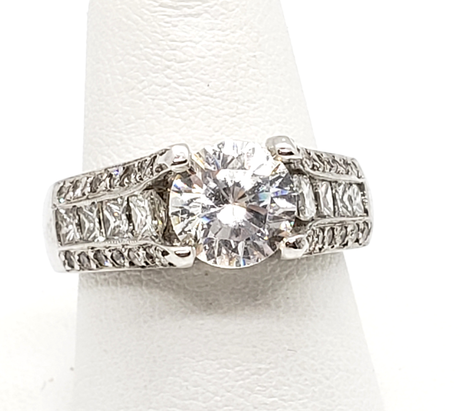 18K White Gold Princess-Cut Diamond Semi-Mount, 1.60 ct tw